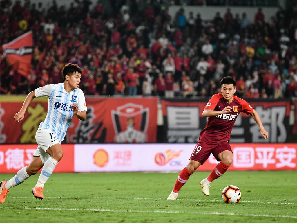 更是他向世 更是他向世